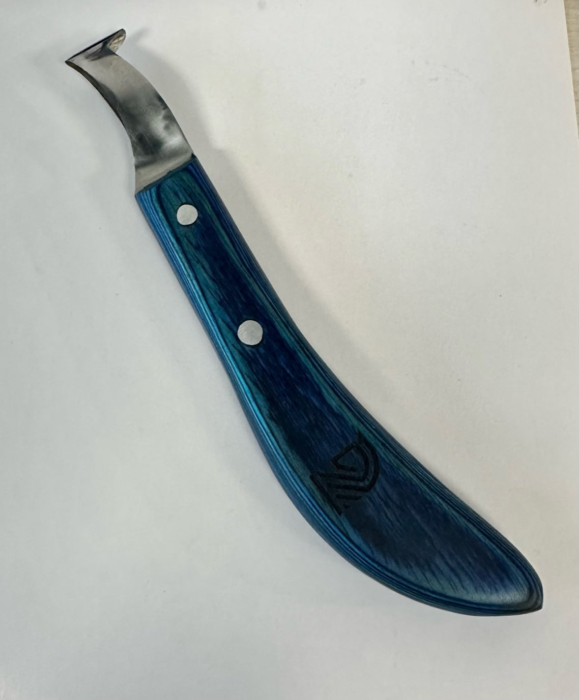 How to Choose the Right Hoof Knife: A Buyer's Guide